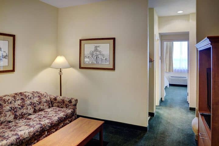 Room 19 of 28