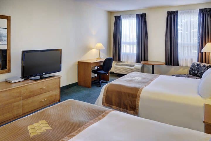 Room 8 of 28